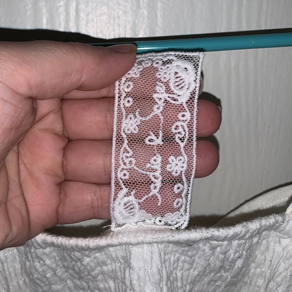 Sadie & Sage Floral Embroidered Crop Top, adjustable spaghetti strap - Picture 8 of 10